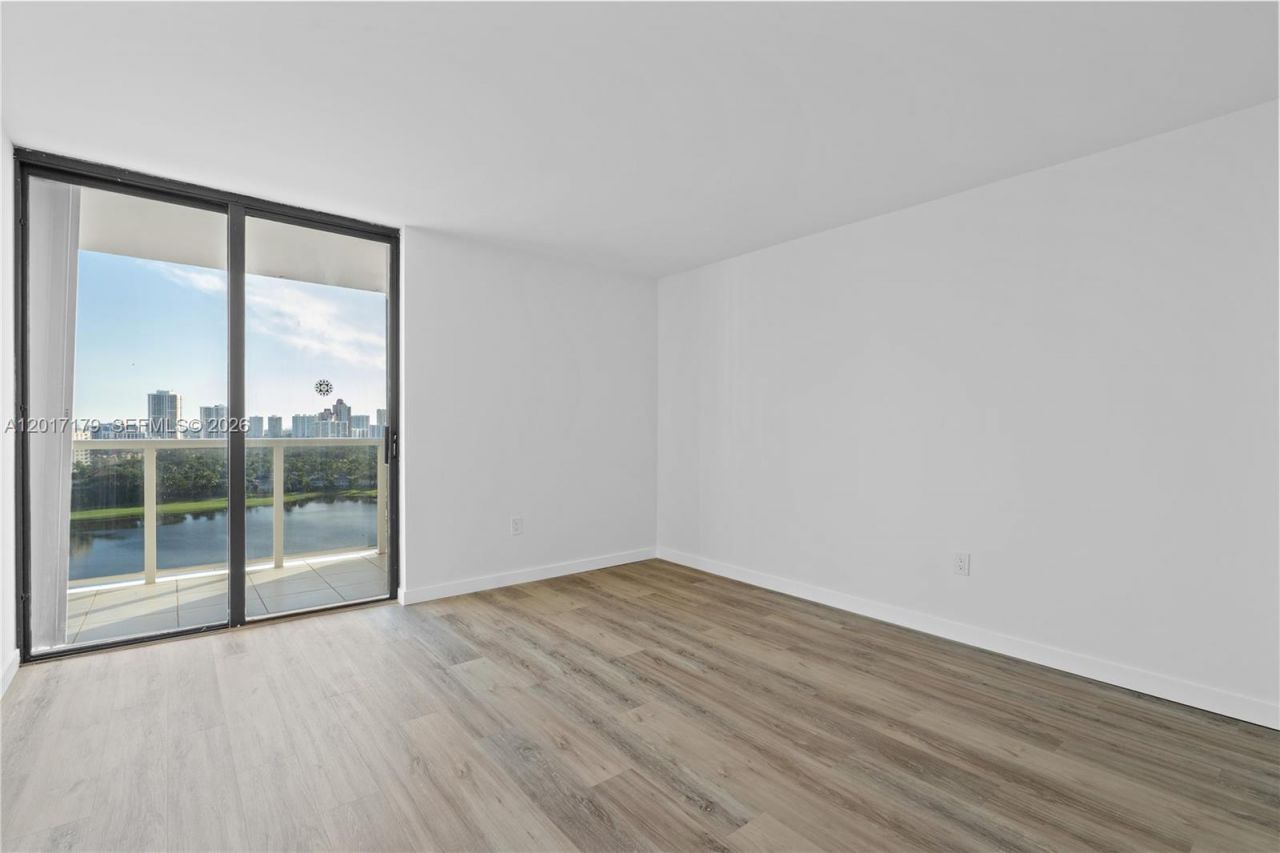 3675 N Country Club Dr , Unit 1906, Aventura, FL 33180 Photo