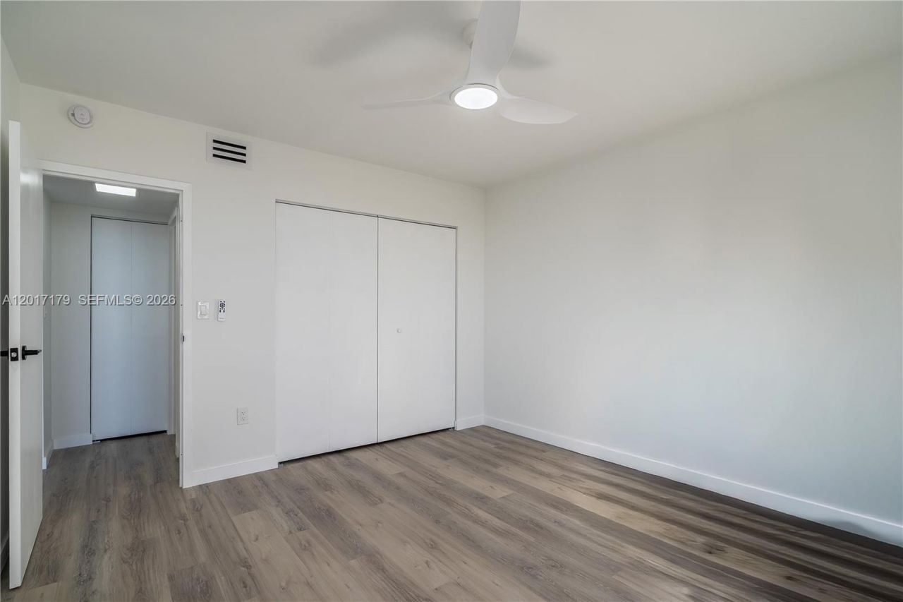 3675 N Country Club Dr , Unit 1906, Aventura, FL 33180 Photo