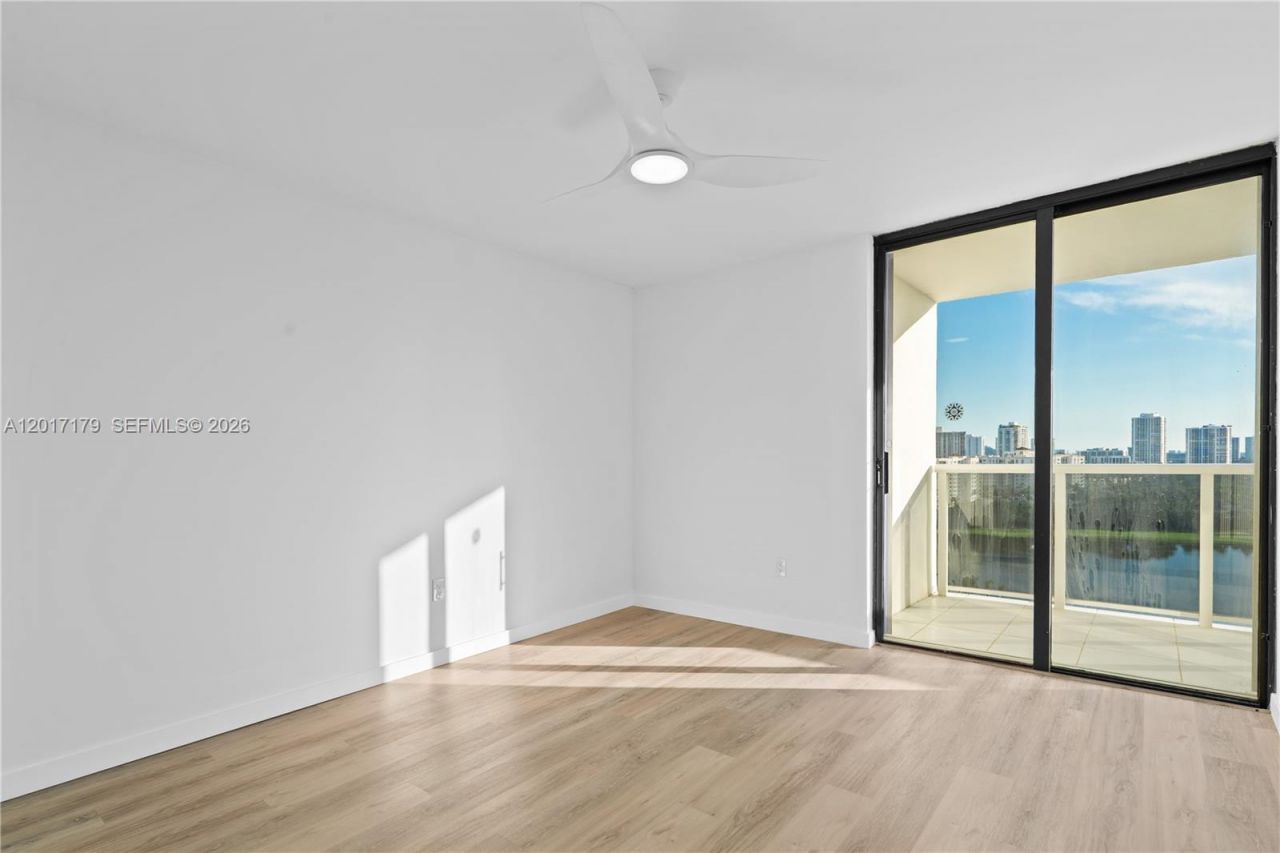 3675 N Country Club Dr , Unit 1906, Aventura, FL 33180 Photo