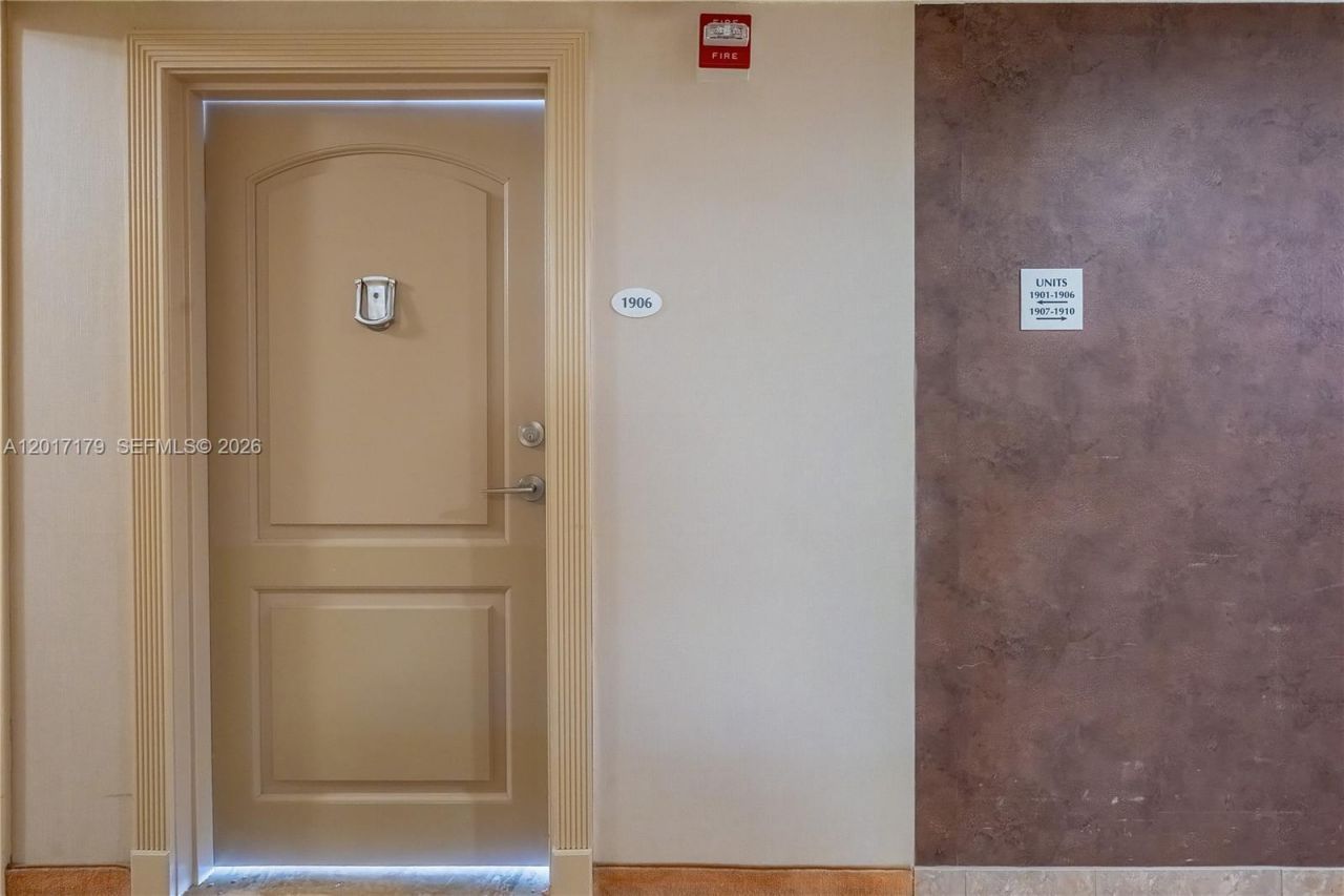 3675 N Country Club Dr , Unit 1906, Aventura, FL 33180 Photo