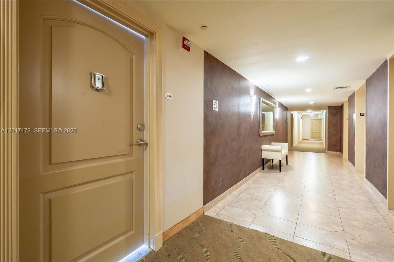 3675 N Country Club Dr , Unit 1906, Aventura, FL 33180 Photo
