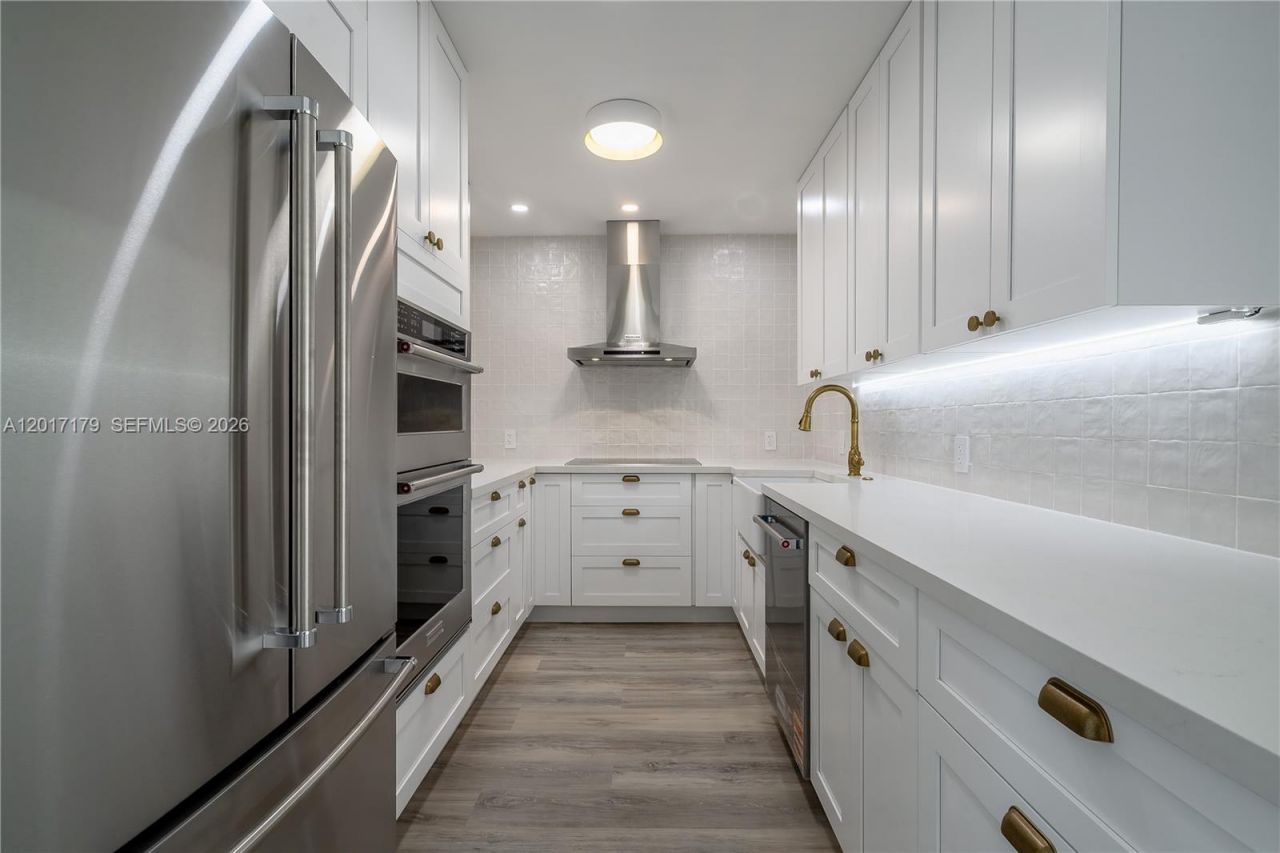 3675 N Country Club Dr , Unit 1906, Aventura, FL 33180 Photo