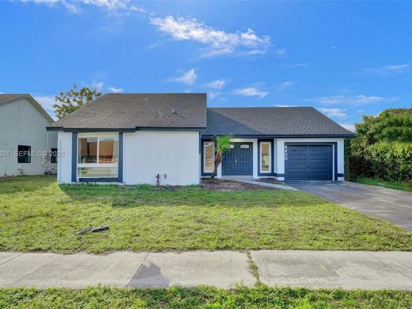 8400 NW 7th St , Pembroke Pines, FL 33024