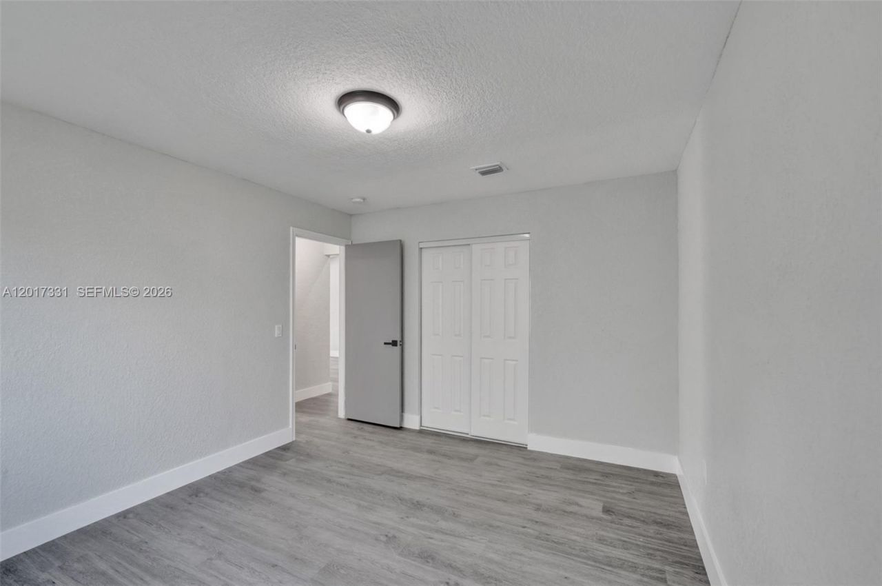 8400 NW 7th St , Pembroke Pines, FL 33024 Photo