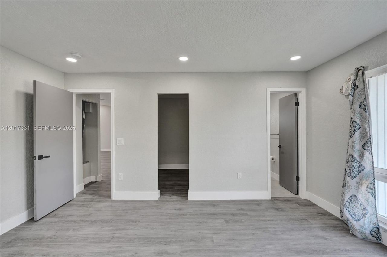 8400 NW 7th St , Pembroke Pines, FL 33024 Photo