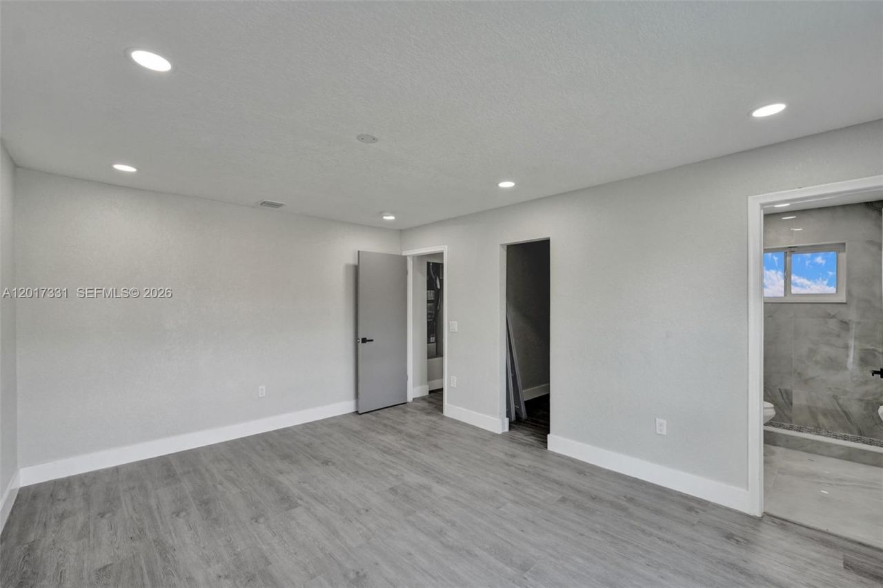 8400 NW 7th St , Pembroke Pines, FL 33024 Photo