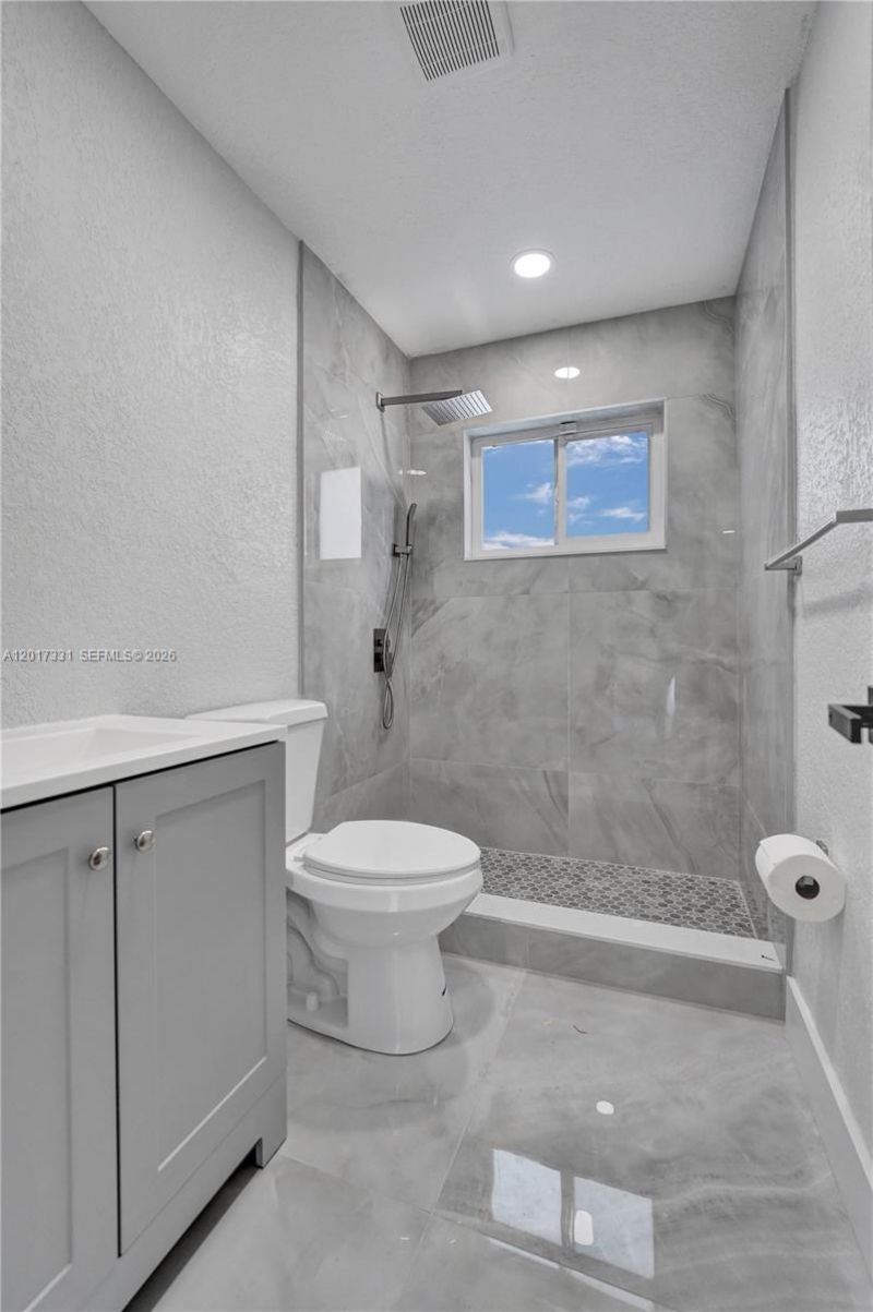 8400 NW 7th St , Pembroke Pines, FL 33024 Photo