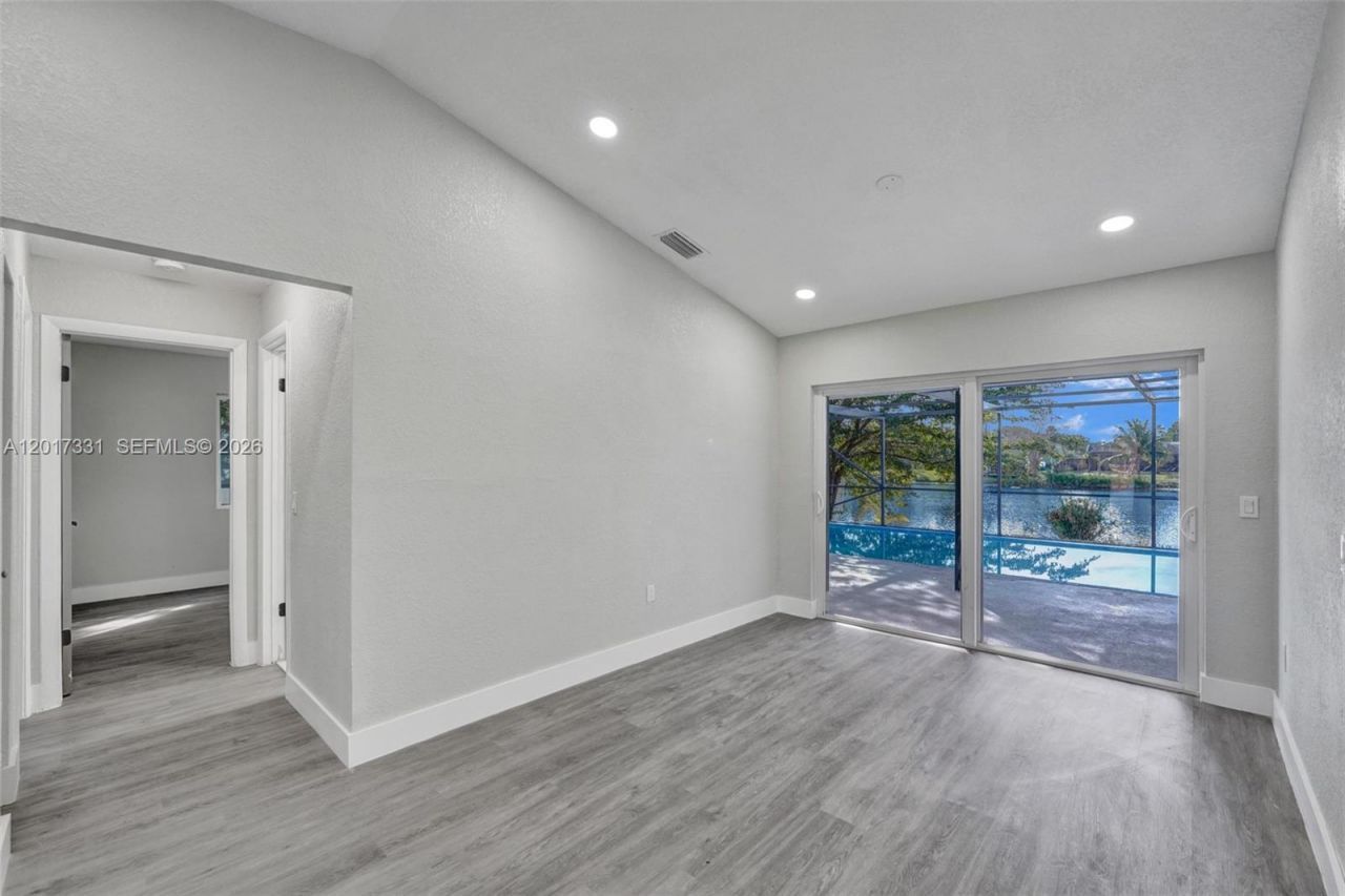 8400 NW 7th St , Pembroke Pines, FL 33024 Photo