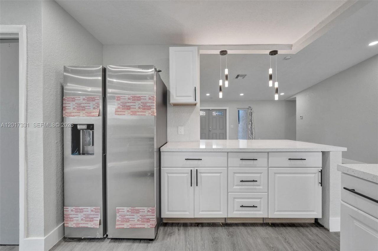 8400 NW 7th St , Pembroke Pines, FL 33024 Photo