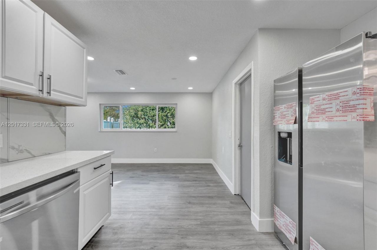 8400 NW 7th St , Pembroke Pines, FL 33024 Photo