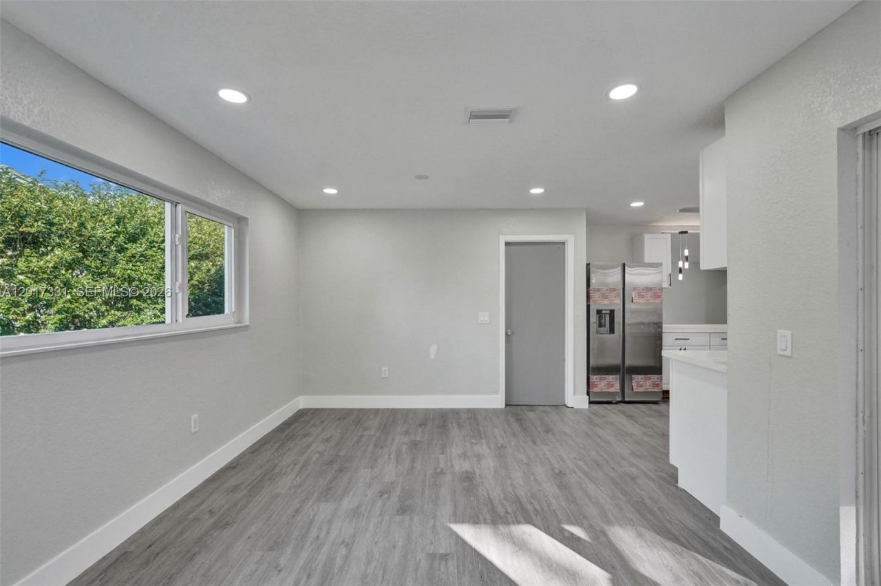 8400 NW 7th St , Pembroke Pines, FL 33024 Photo