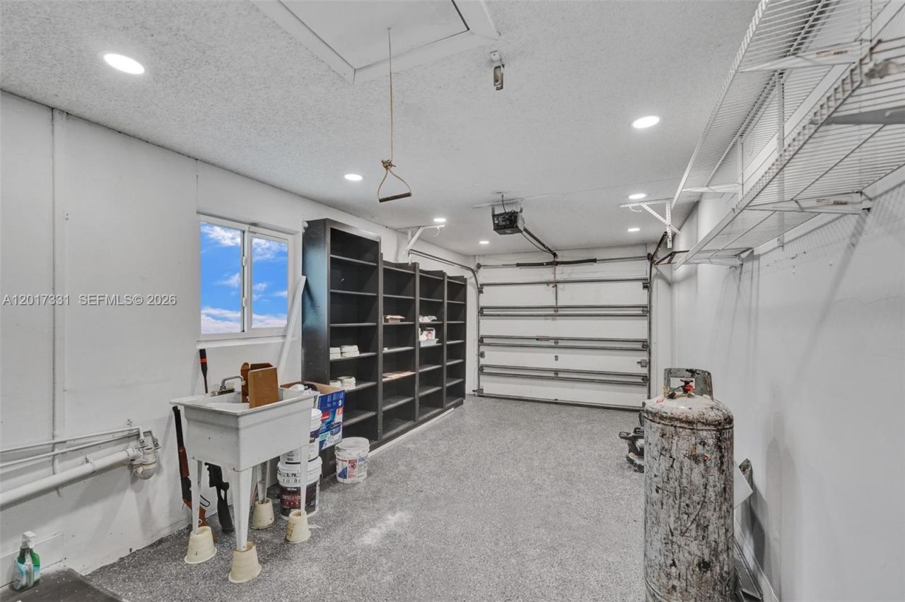 8400 NW 7th St , Pembroke Pines, FL 33024 Photo