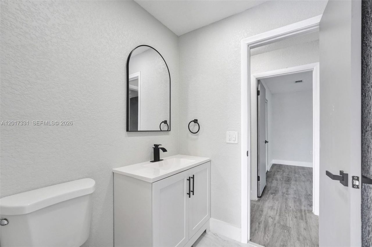 8400 NW 7th St , Pembroke Pines, FL 33024 Photo