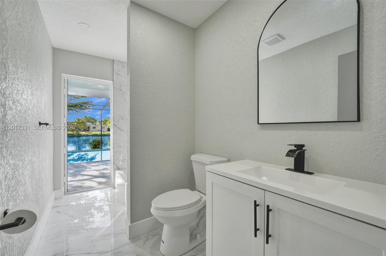 8400 NW 7th St , Pembroke Pines, FL 33024 Photo