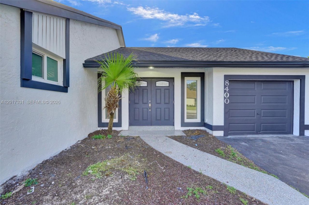 8400 NW 7th St , Pembroke Pines, FL 33024 Photo