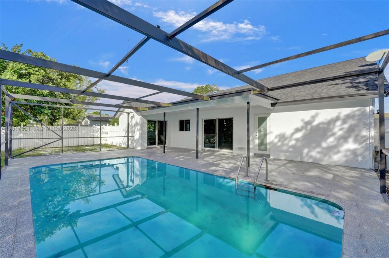 8400 NW 7th St , Pembroke Pines, FL 33024 Photo