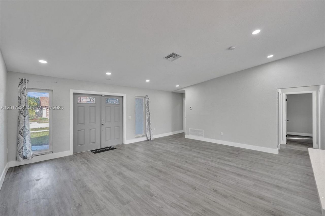 8400 NW 7th St , Pembroke Pines, FL 33024 Photo