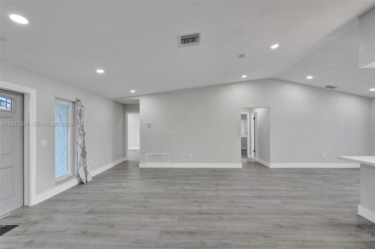 8400 NW 7th St , Pembroke Pines, FL 33024 Photo
