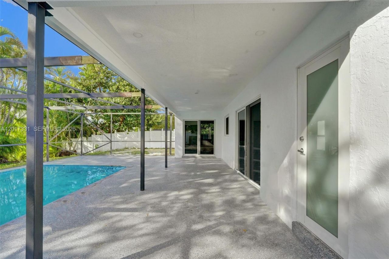 8400 NW 7th St , Pembroke Pines, FL 33024 Photo