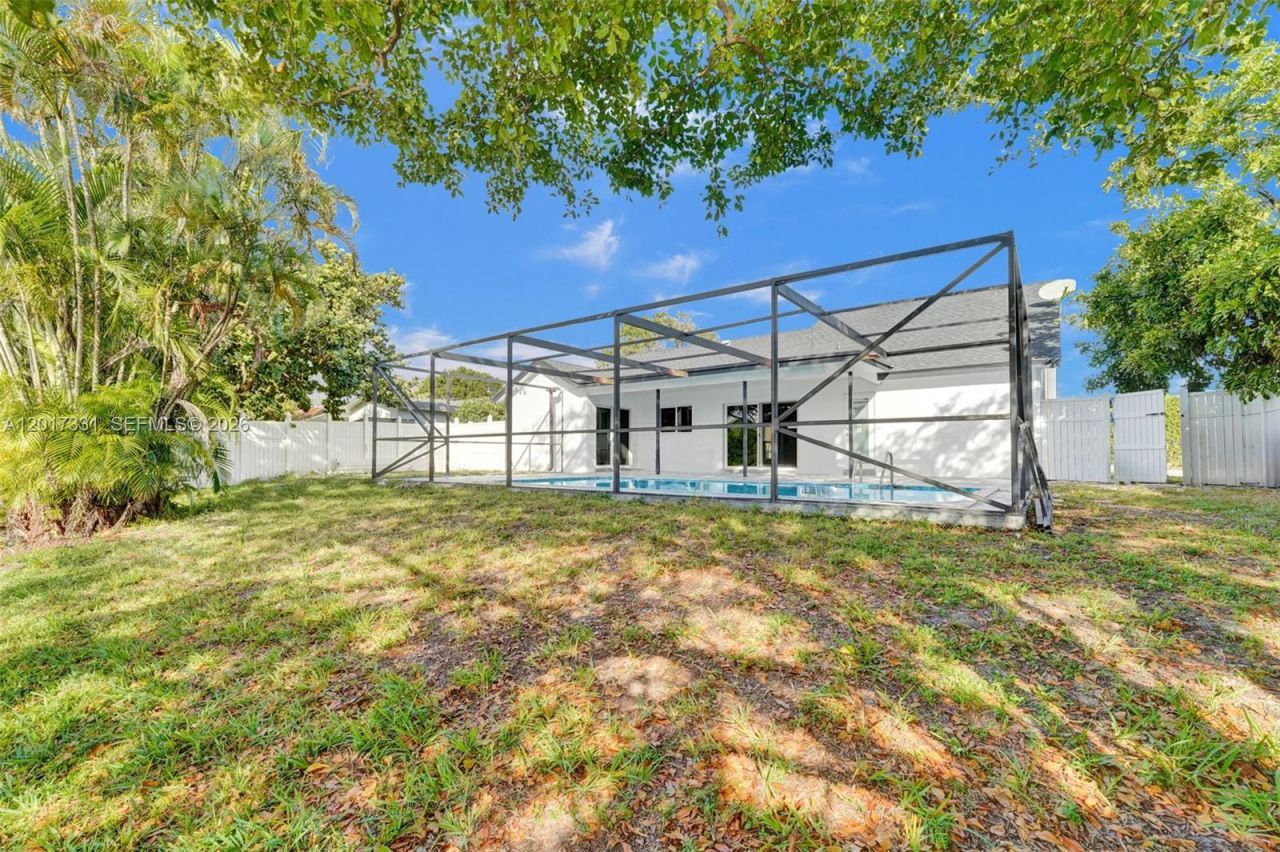 8400 NW 7th St , Pembroke Pines, FL 33024 Photo