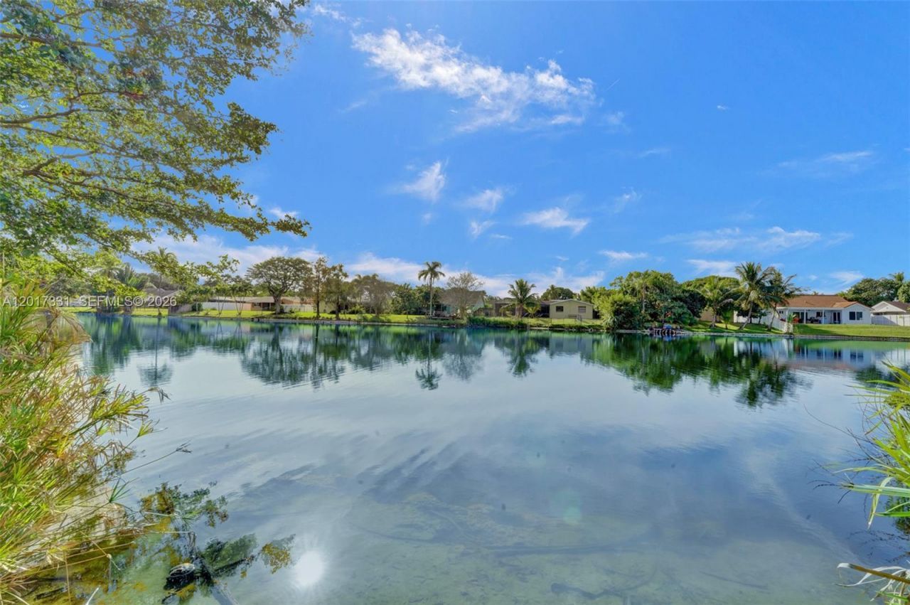 8400 NW 7th St , Pembroke Pines, FL 33024 Photo
