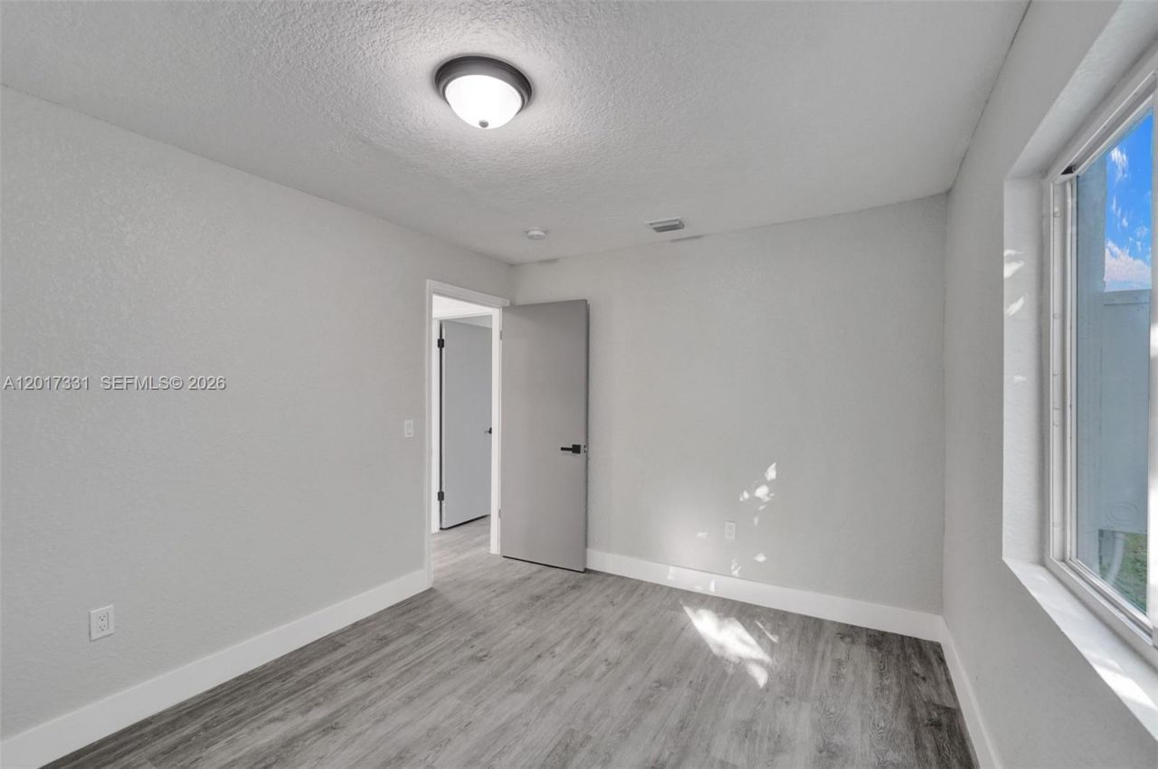 8400 NW 7th St , Pembroke Pines, FL 33024 Photo