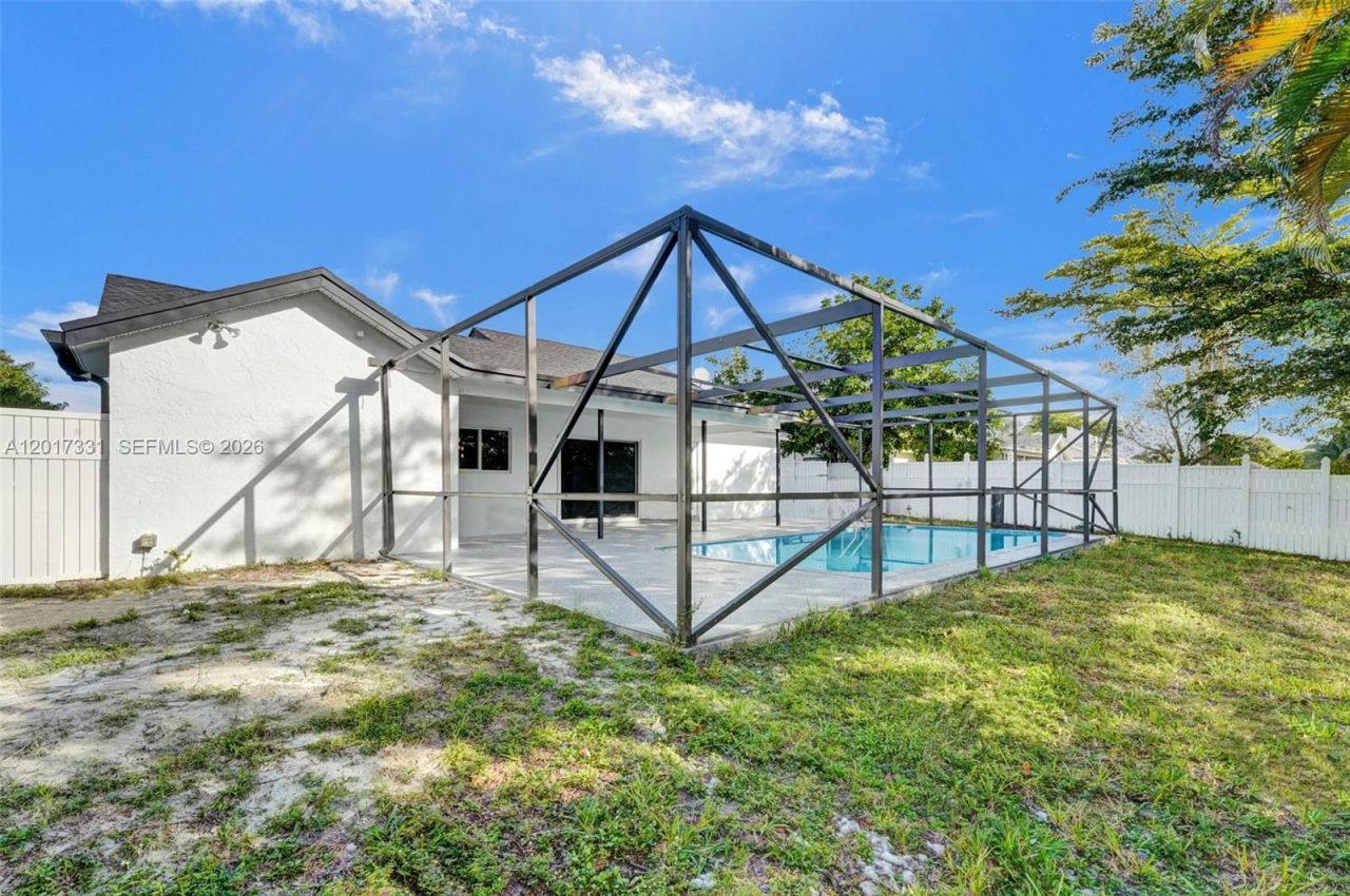 8400 NW 7th St , Pembroke Pines, FL 33024 Photo