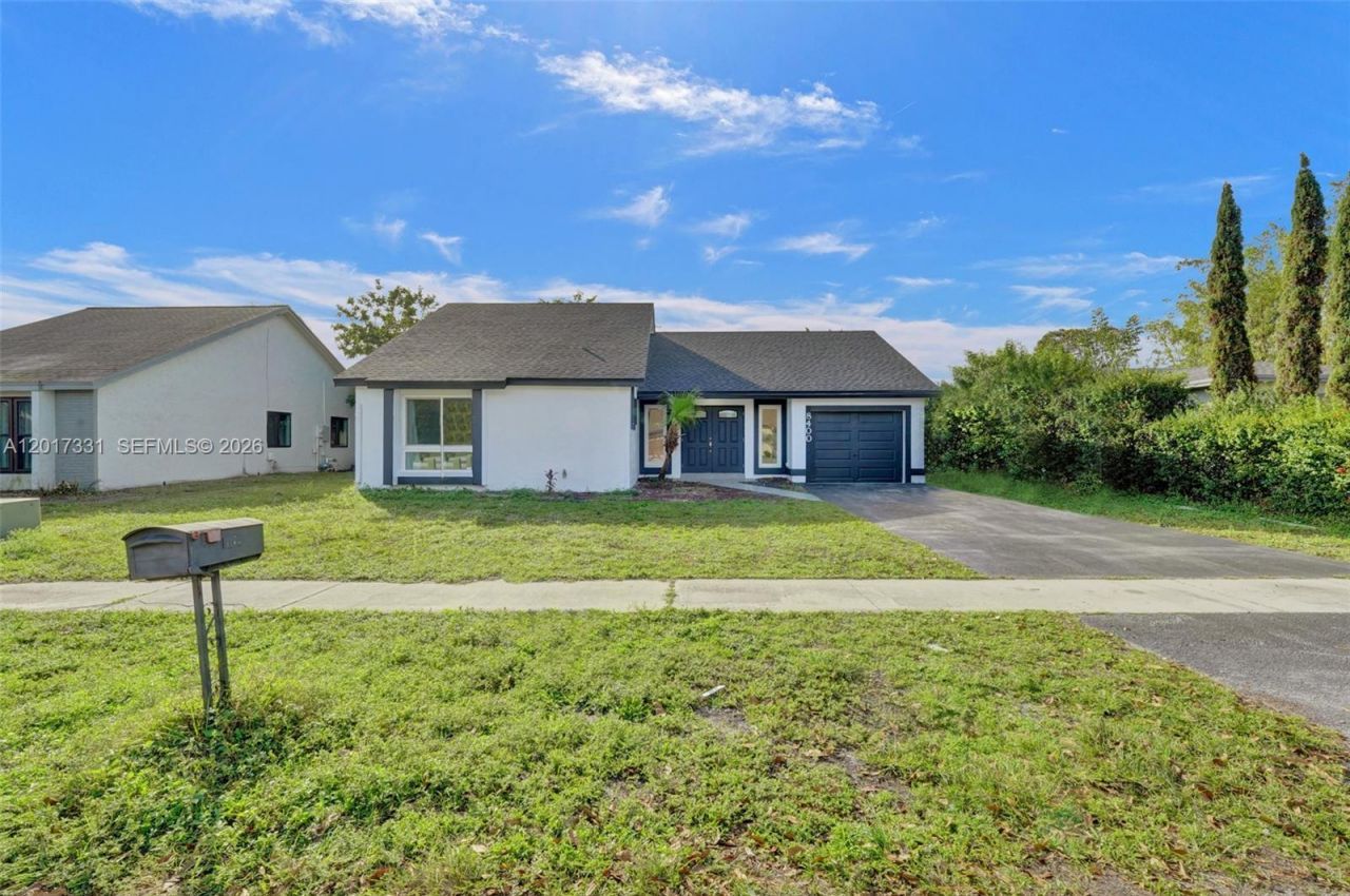 8400 NW 7th St , Pembroke Pines, FL 33024 Photo