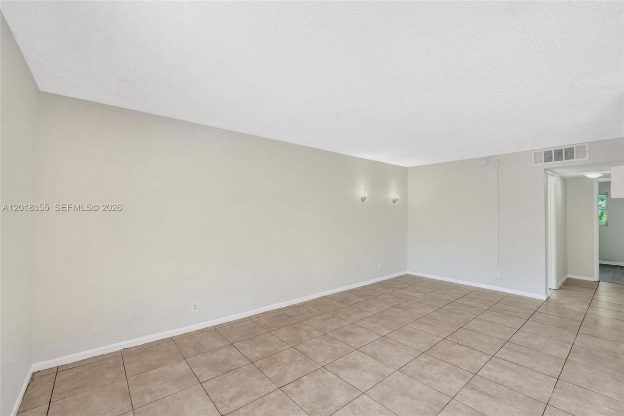 3200 Coral Springs Dr , Unit 106, Coral Springs, FL 33065 Photo