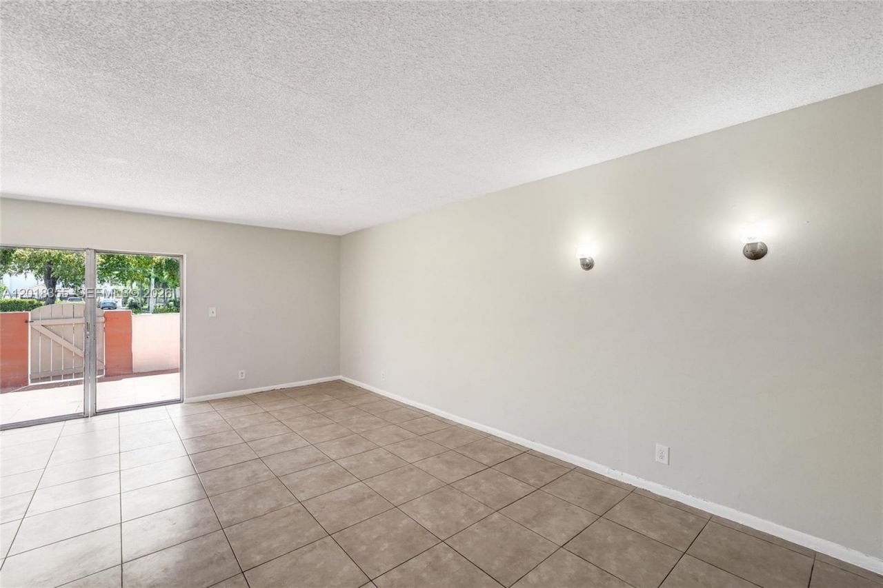 3200 Coral Springs Dr , Unit 106, Coral Springs, FL 33065 Photo