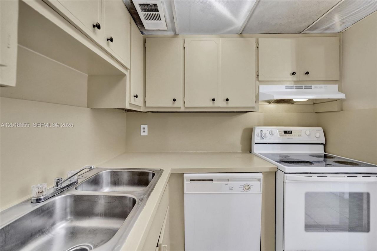 3200 Coral Springs Dr , Unit 106, Coral Springs, FL 33065 Photo