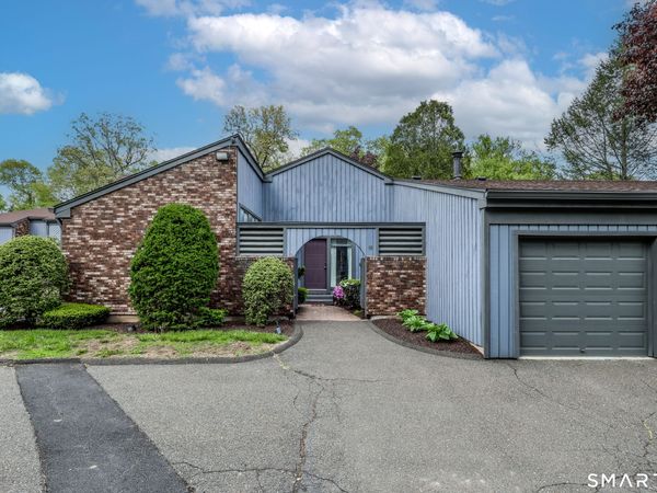18 Hearthstone, Unit 18, Brookfield, CT 06804