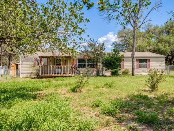 21884 Priest, Elmendorf, TX 78112