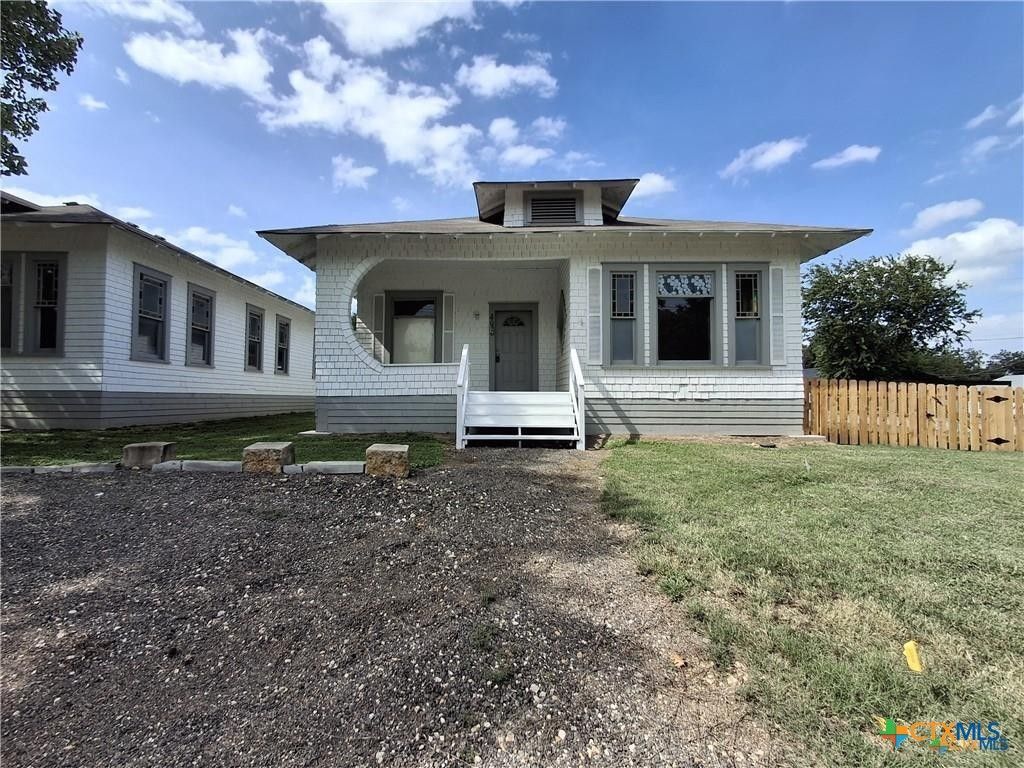 498 E Avenue R , Belton, TX 76513 Main Photo