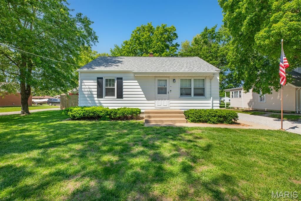 806 Taylor Avenue , Godfrey, IL 62035 Main Photo