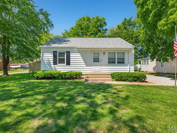 806 Taylor Avenue , Godfrey, IL 62035