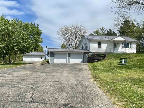 N5846 Dunning Road, Pardeeville, WI 53954