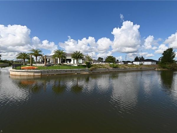 432 SW 22nd ST , CAPE CORAL, FL 33991