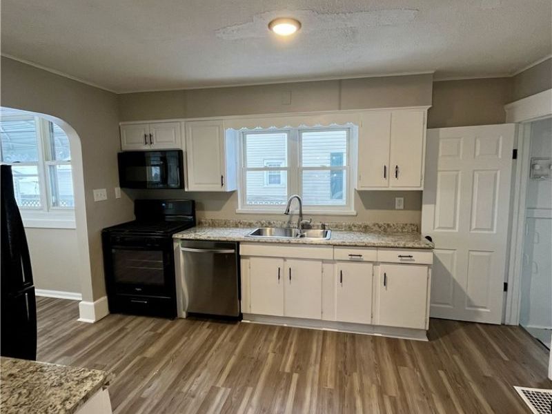 2110 12th Street SW, Akron, OH 44314 Photo 13