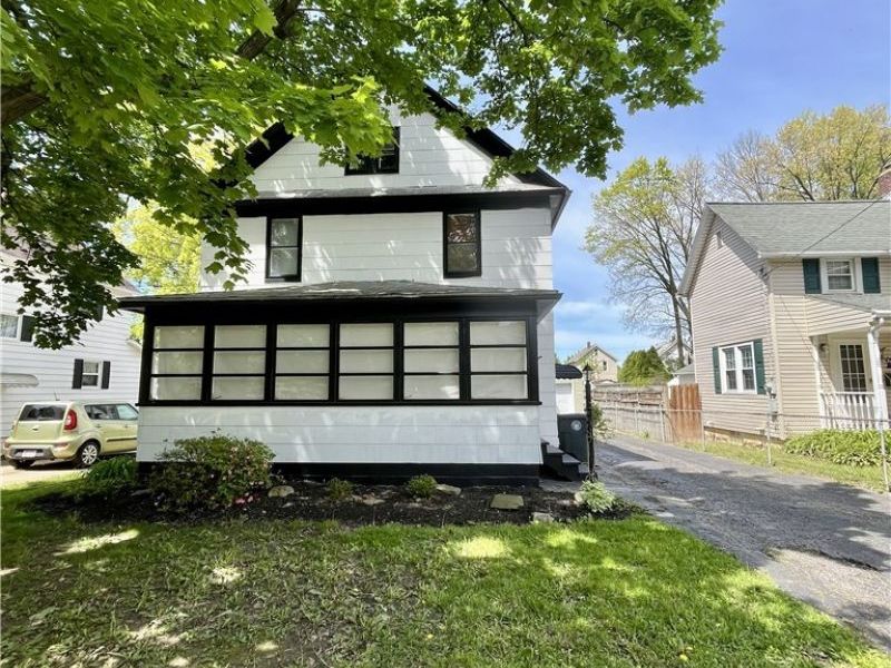2110 12th Street SW, Akron, OH 44314 Photo 2