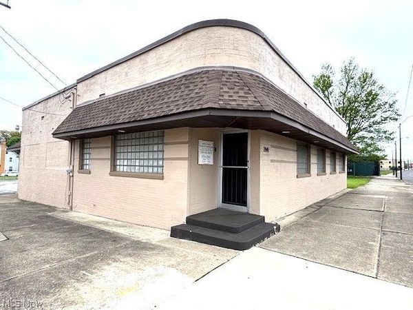 2141 Market Street , Youngstown, OH 44507