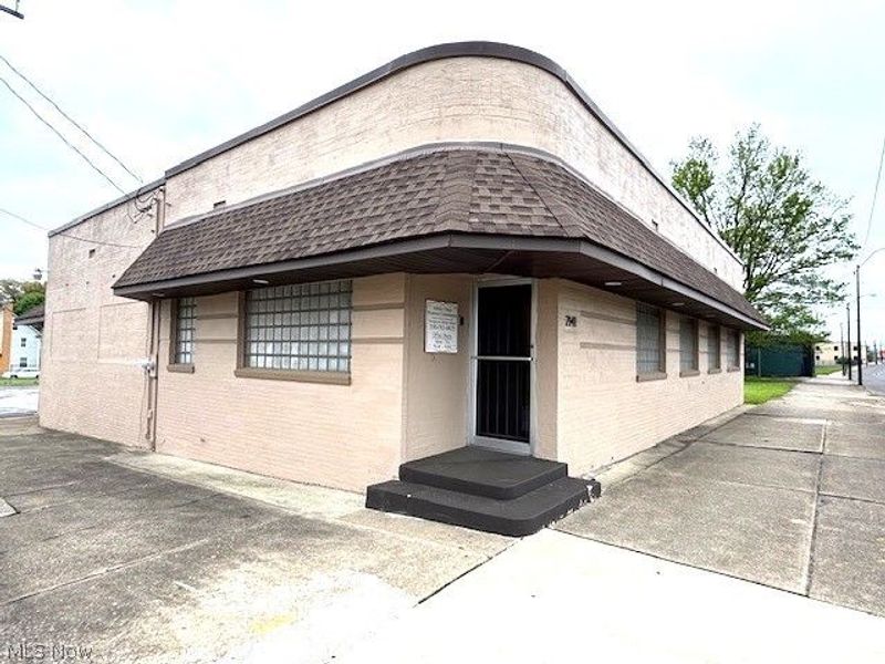 2141 Market Street, Youngstown, OH 44507 Photo 1