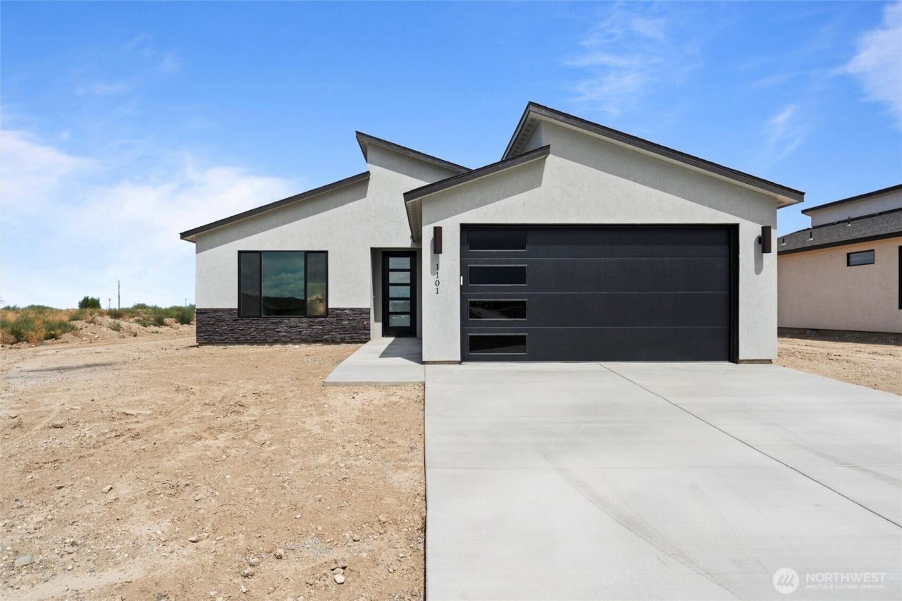 1219 E Mt Hood Street, Othello, WA 99344 Main Photo