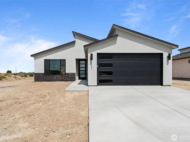 1219 E Mt Hood Street, Othello, WA 99344