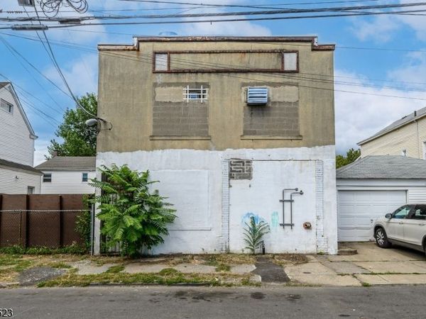 172 Lyon St, Paterson, NJ 07524
