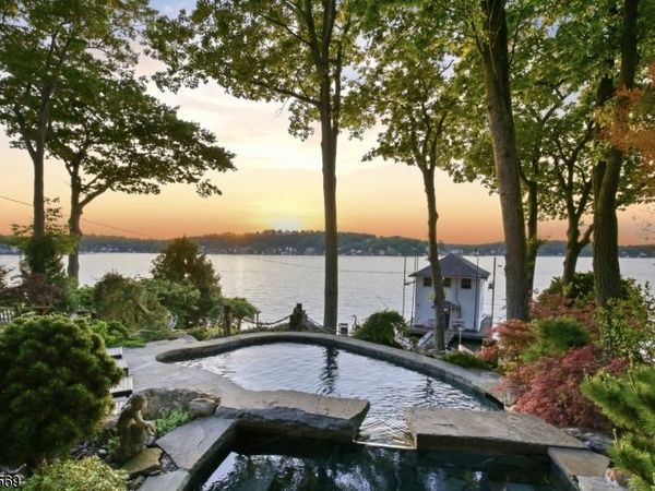 501 Windemere Ave, Mount Arlington, NJ 07856