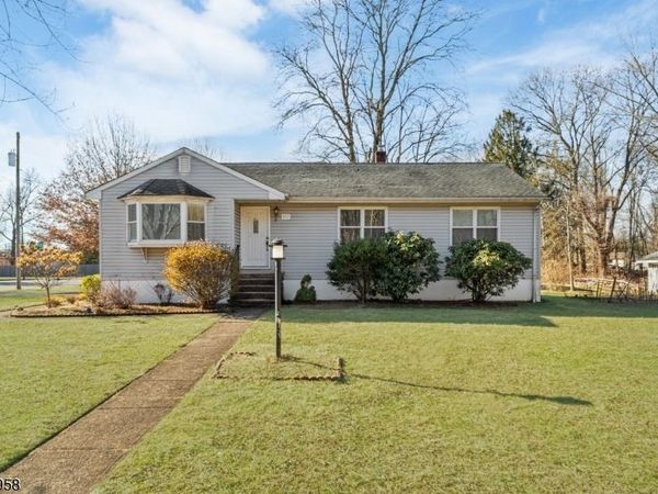 60 White Oak Rd, Parsippany-Troy Hills, NJ 07054