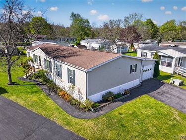 12 Waterwheel Circle, New Hartford, NY 13413