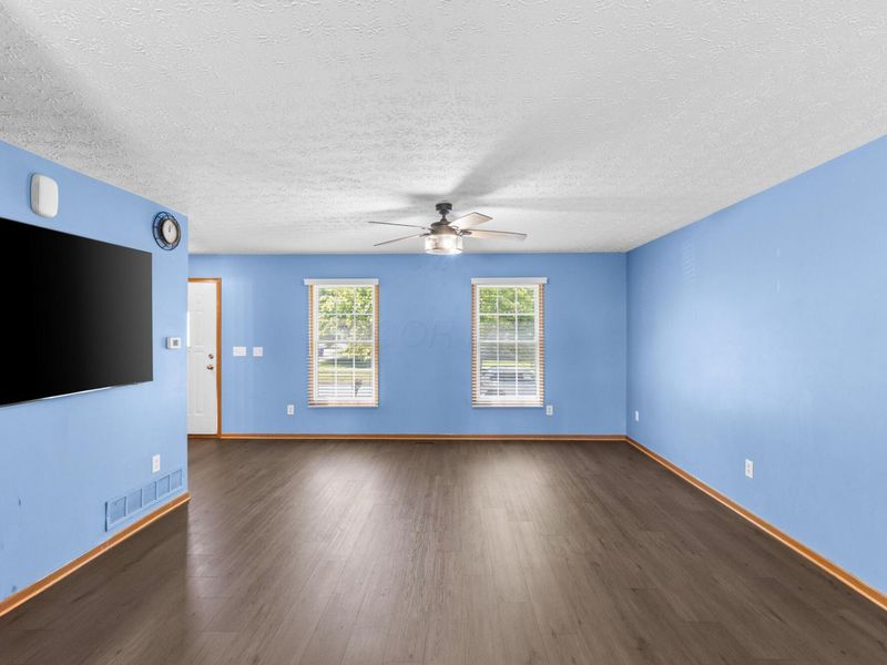 7910 Waggoner Run Drive , Blacklick, OH 43004 Photo 5