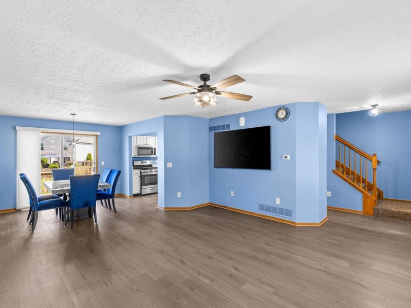 7910 Waggoner Run Drive , Blacklick, OH 43004 Photo 6